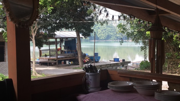 This is near to Arwah Ayah's house! There is a river infront of the house! Beat that!